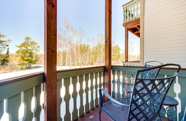 Cozy Birchwood Condo on Tagalong Golf Course!