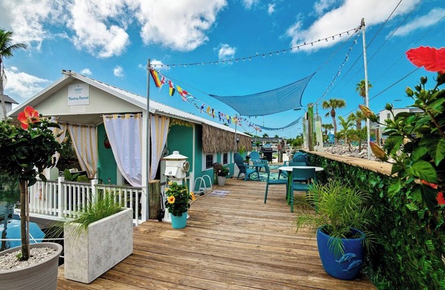 Cozy Boathouse in Fort Myers Beach