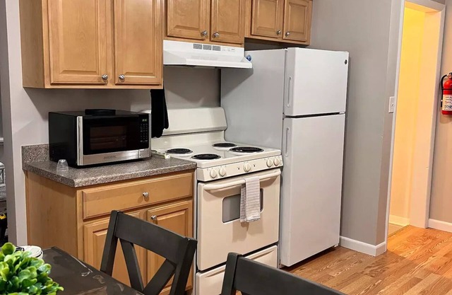 Cozy Bungalow in Madison Heights