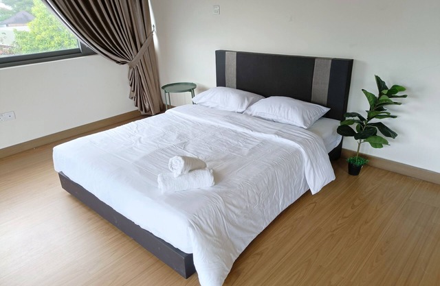 Cozy Bungalow with Bathtub - 5 min away from water theme park!