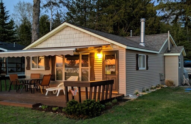 Cosy Burt Lake Cottage - Color Tour Weekend's - ven a probarnos