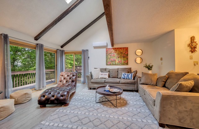 Cozy but spacious place with walking distance to s