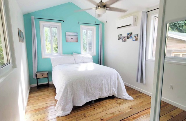 Cozy Cabana, 1-Minute Walk to the beach and Pool & Budget-Friendly!