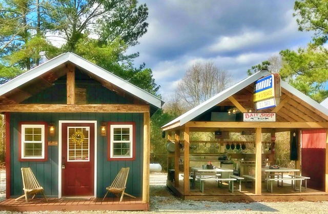 Casa minúscula min del lago Hartwell / Clemson, almacenamiento seguro del barco con puerto de carga Batt