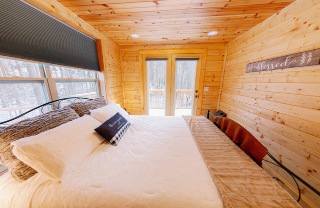 Cozy Cabin #2 - 4 Wheel Drive highly recommended during Winter