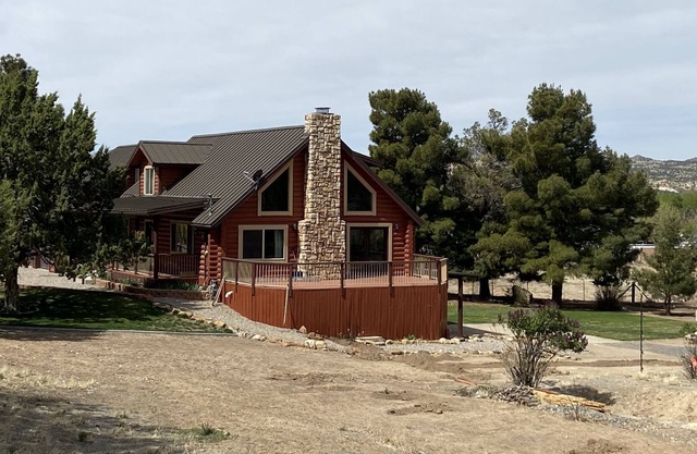 Cozy Cabin 5 min. From Snow Canyon State Park and