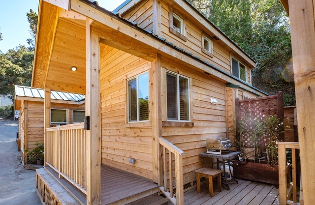 Cozy Cabin 8 - Carmel by the Sea