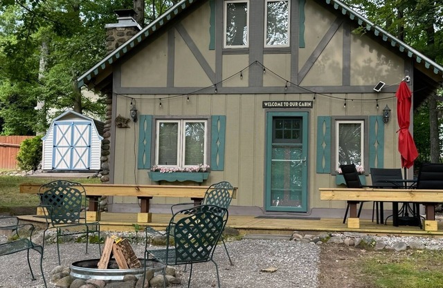 Cozy Cabin at Higgins Lake - Lake View