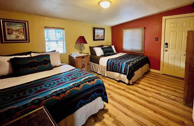 Cozy cabin at Inn at Lake Roberts