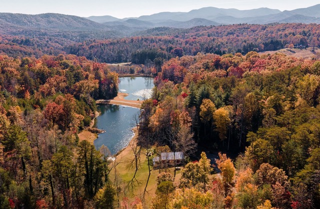 Cozy cabin calls! Hurry, August dates fading fast!