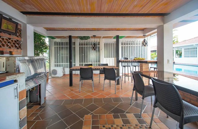 Cozy cabin Family Room in wonderful Villavicencio with WiFi, AC