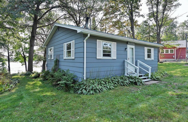 Cozy cabin in beautiful Sarona, WI in the Long Lake Area
