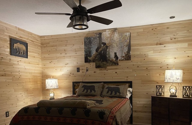 Cozy cabin lake house ( long term stay specials)