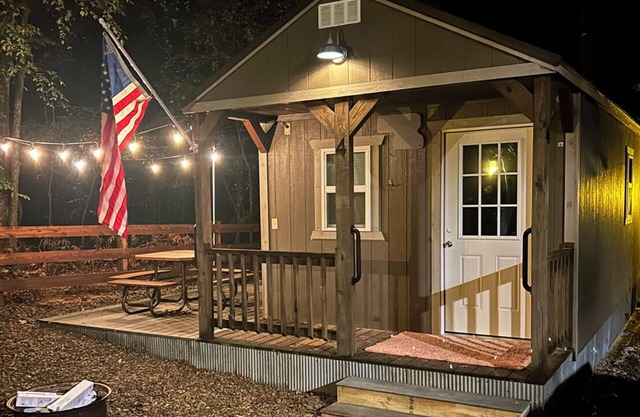 Cozy Cabin Near Sally Jones Lake in Vian, OK