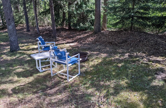 Cozy Cabin near Tippy Dam -Pet Friendly by Janix Escapes