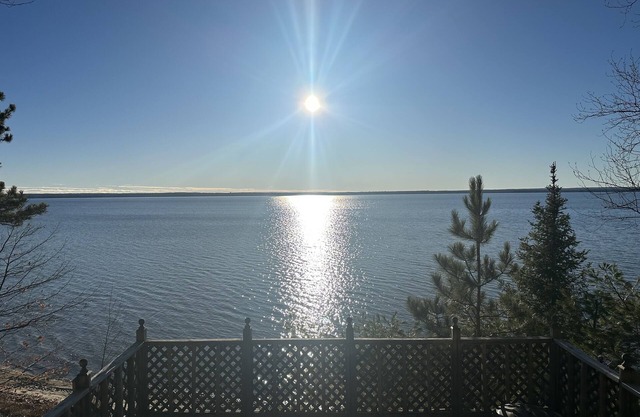 Cozy Cabin on Black Lake with a great view, 5 minutes to Black Mountain rec area
