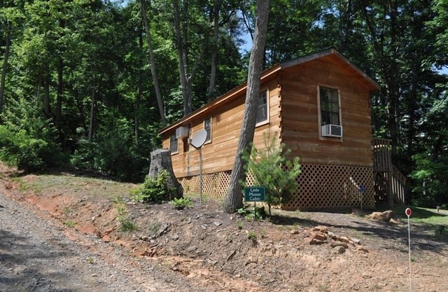 Aislado Pero Conveniente cabaña cerca de Asheville y Parkway