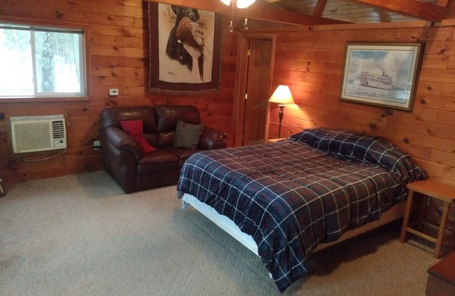 Cozy Cabin on the River