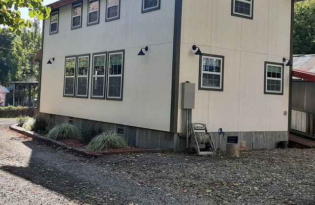 Cozy cabin on White Bird Creek, Petfriendly