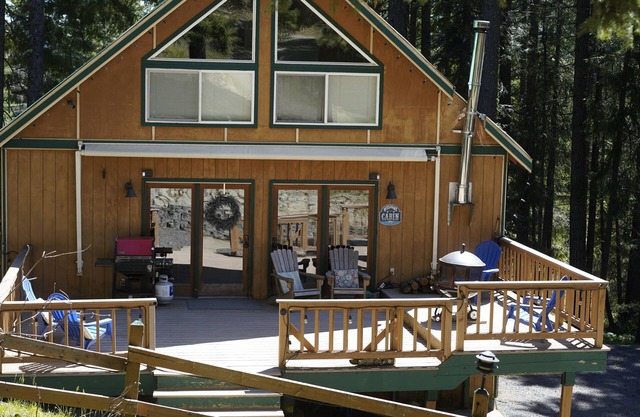 Cabaña en el bosque 3 dormitorios, 2 baños, capacidad para 8 WiFi | Bañera de hidromasaje | Air Hockey