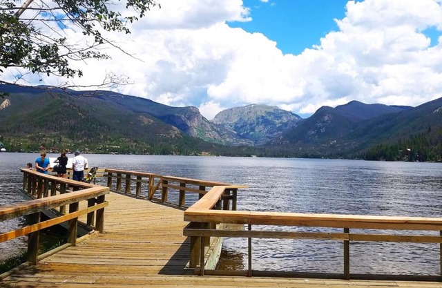 Cozy cabin Steps from Lake and Board walk, 5 min RMNP, Moose Lodge Studio