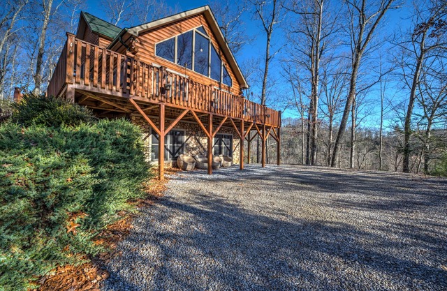 ¡Disfruta de Mountain Cabin Life cerca de Maggie Valley en Sunrise Ridge!