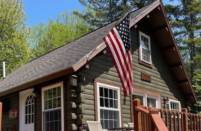 Cozy Cabin w/ Private Access to Beaver Cove Beach on Moosehead Lake