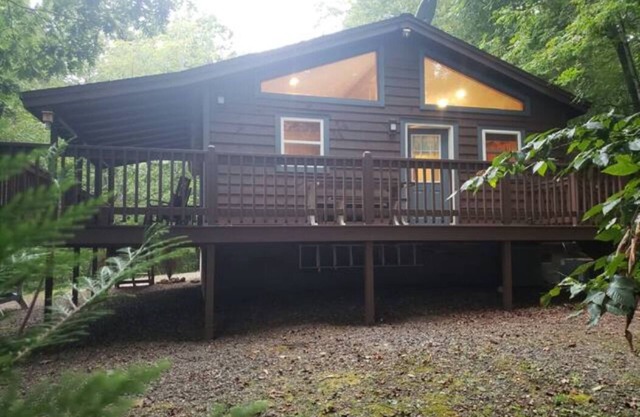 Cozy Cabin with Firepit, Central A/C