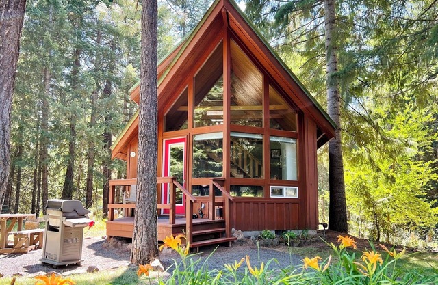 Cozy Cabin With Views Of Majestic Mt. Adams