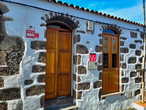 Cozy Canarian House La Casa de mis Abuelitos by HRTenerife Net