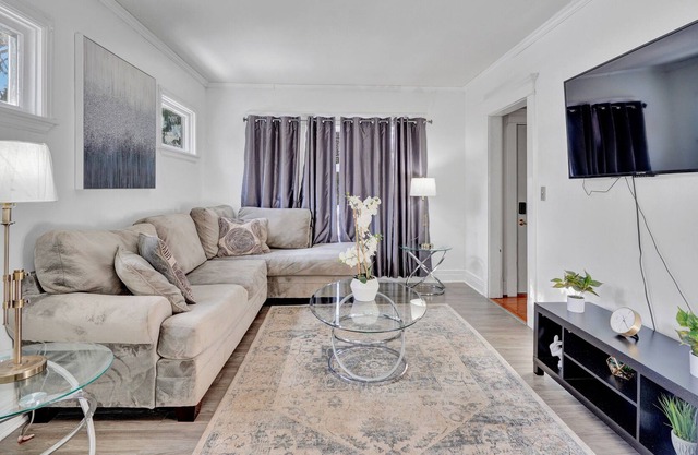 Cozy Cazenovia Park Apartment