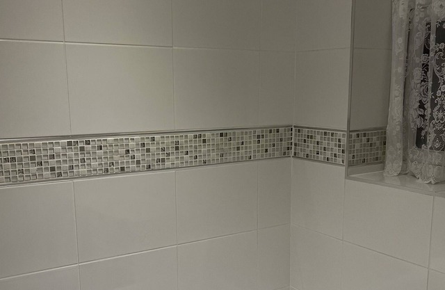 Cozy Central Brentwood 2 Bedroom Flat with Free Parking