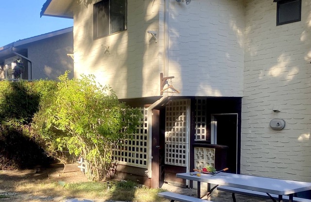 Cozy, Centrally located, Urban Oasis
