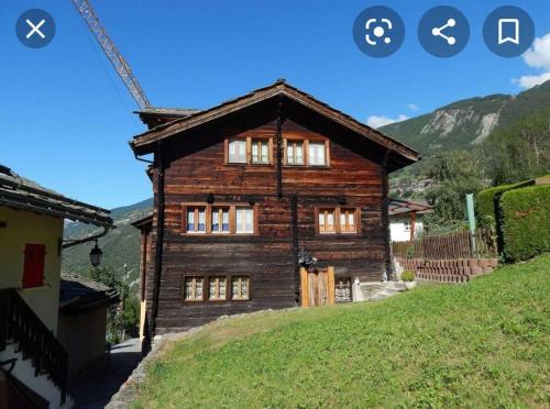 Cozy chalet apartment in traditional Walser house