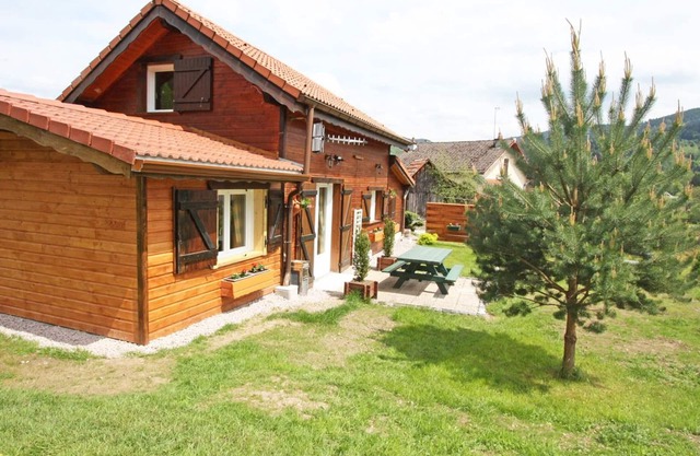 Chalet en bois avec BBQ, WiFi et parking à proximité de la station de ski La Bresse