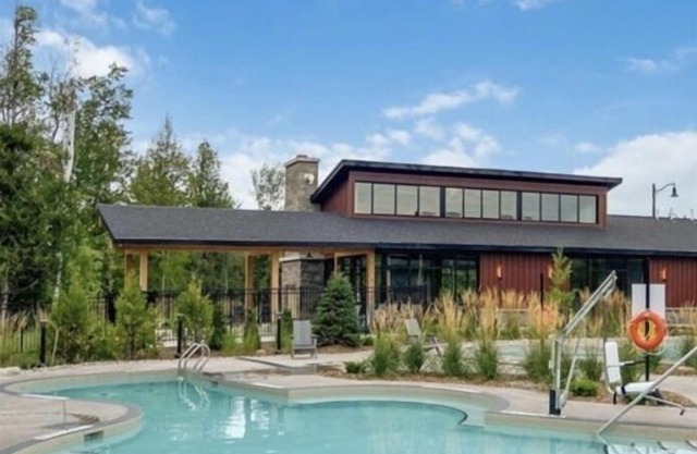 Cozy Chalet Steps to Village w/ Private Hot Tub
