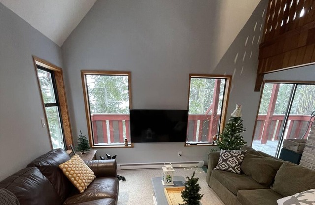 Cozy Chalet in the Heart of the Apline Village