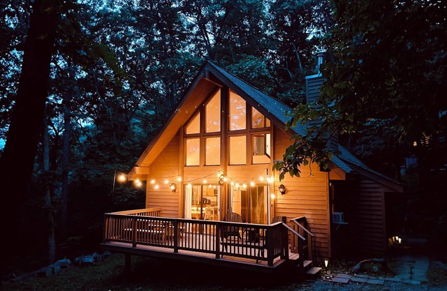 Cozy chalet on Wintergreen Mountain