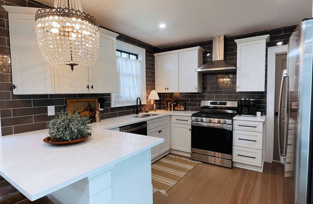 Cozy Charleston Getaway Near Downtown & Airport