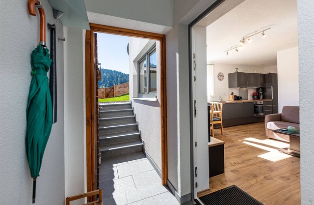 Apartamento nuevo con vistas a la montaña.