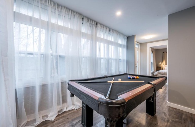 Cozy Chic Oasis ( 3 Bedroom)