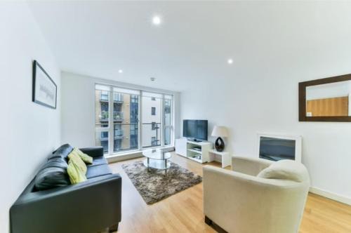Cozy-Chic Riverside 1 Bedroom Apartment with Great Transport Links - Perfect for long stays