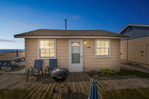 Cozy Classic Close to Beach