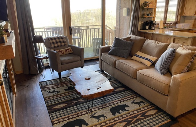 Cozy Clean Shanty Creek Schuss Mountain Condo Northern Michigan Short’s Bellaire