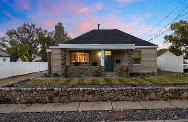 Cozy Clearfield Cottage -Private yard w/ hot tub
