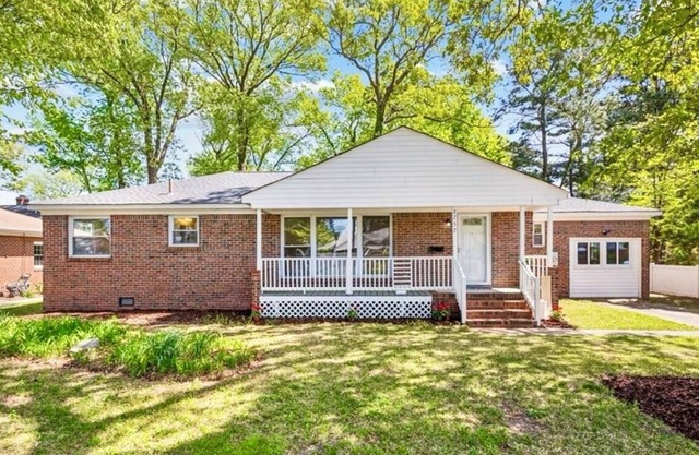 Cozy, Coastal 3-bedroom house in Norfolk!