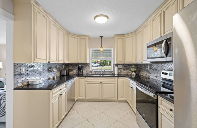 Cozy & Coastal Fort Pierce Pool Home
