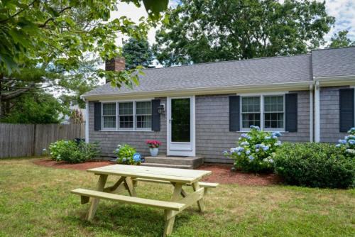 Cozy Coastal Retreat West Dennis - 3 bedroom