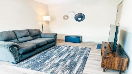 Cozy Comfort 1BR - Renovated, Private, Pet Welcome