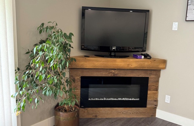 Cozy comfort at Lindell Beach Vacation Suites at Maple Bay in Cultus Lake Park